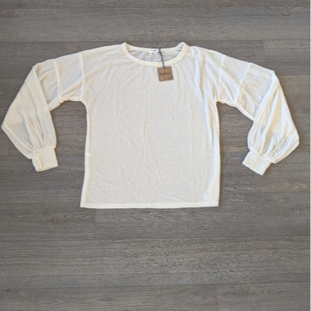 NWT / HELLO NITE / IVORY BALLOON SLEEVE TOP / SMALL
